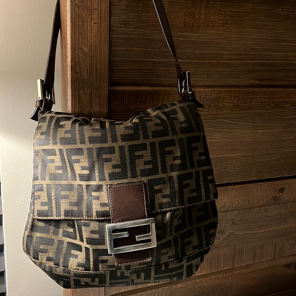Authentic Fendi Tobacco Zucca Flap Messenger bag. Gorgeous!
